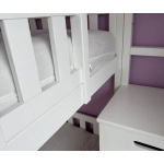 bezpieczne łóżko piętrowe ze schodami